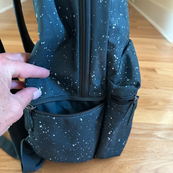 Nike Speckle Paint Splatter Green White Backpack - Picture 4 of 15